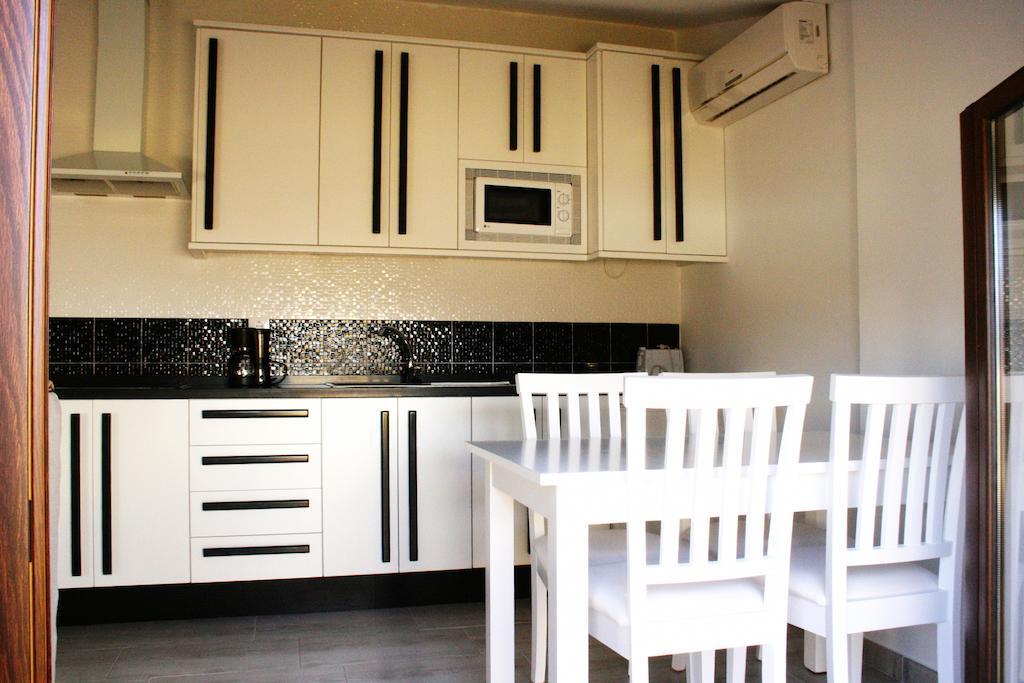 Apartamentos Turisticos Mirayuste Guadalupe  Extérieur photo