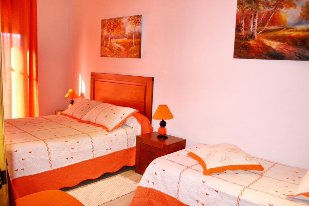 Apartamentos Turisticos Mirayuste Guadalupe  Extérieur photo
