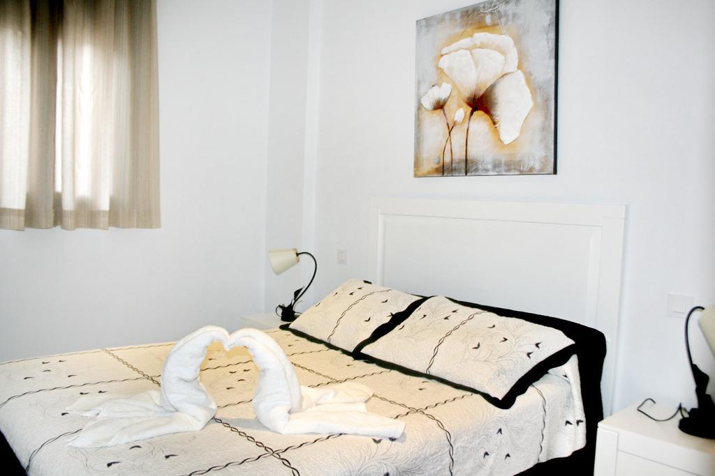 Apartamentos Turisticos Mirayuste Guadalupe  Extérieur photo