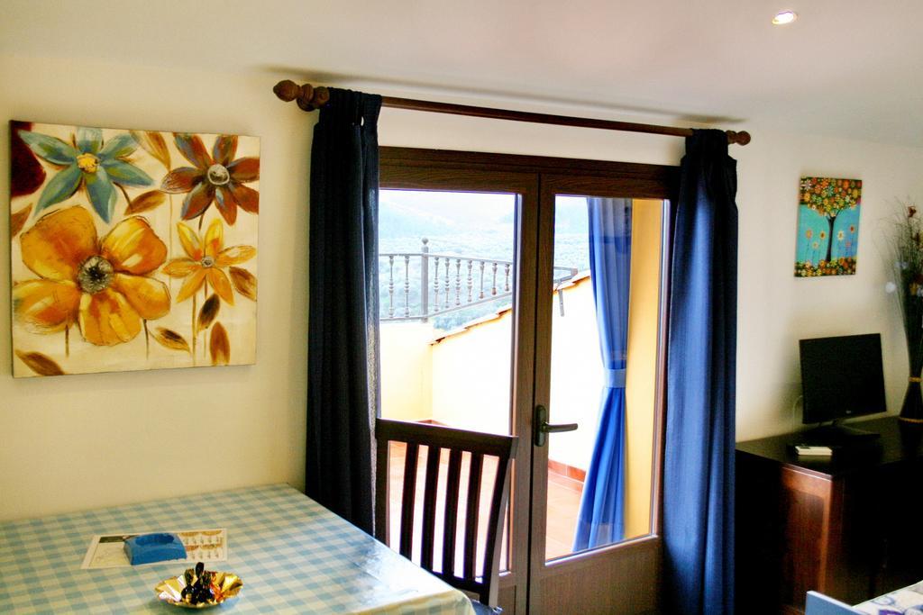 Apartamentos Turisticos Mirayuste Guadalupe  Chambre photo