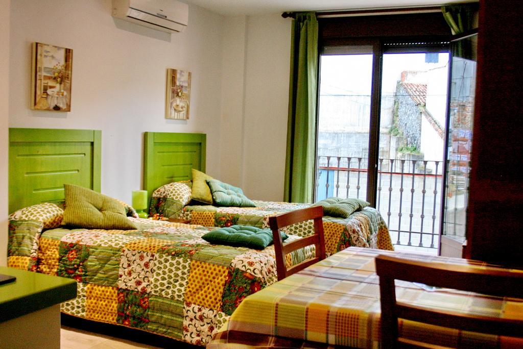 Apartamentos Turisticos Mirayuste Guadalupe  Chambre photo