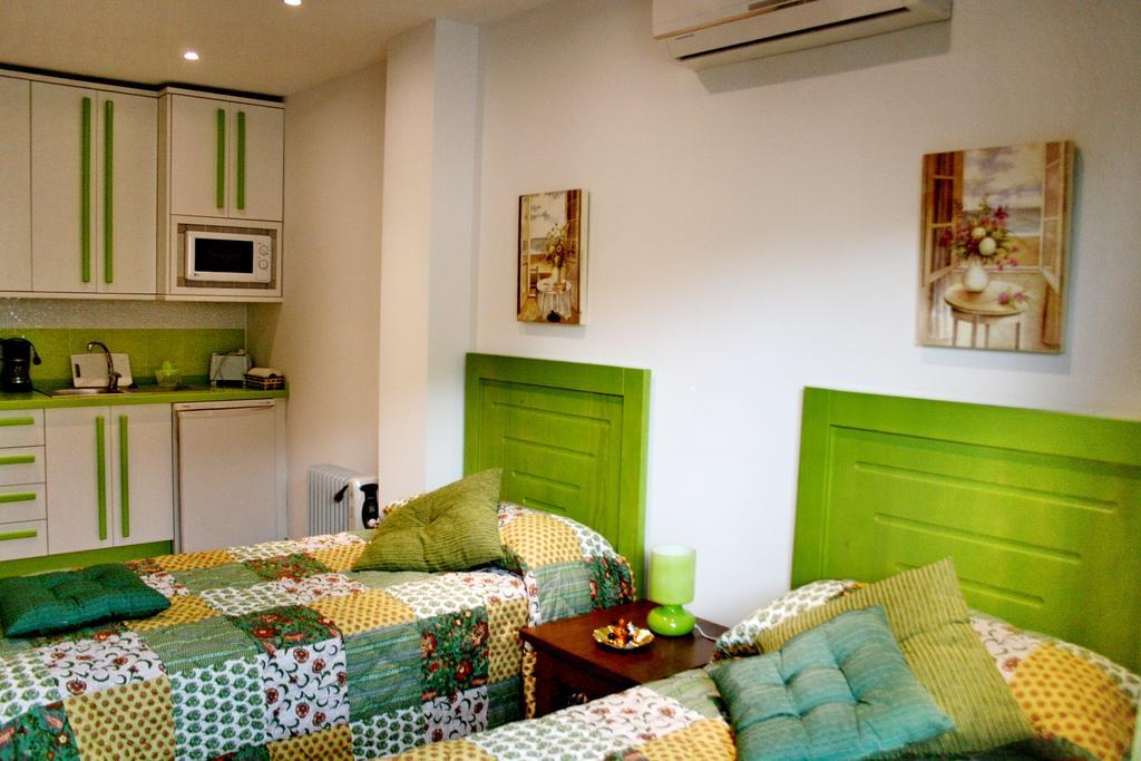 Apartamentos Turisticos Mirayuste Guadalupe  Chambre photo