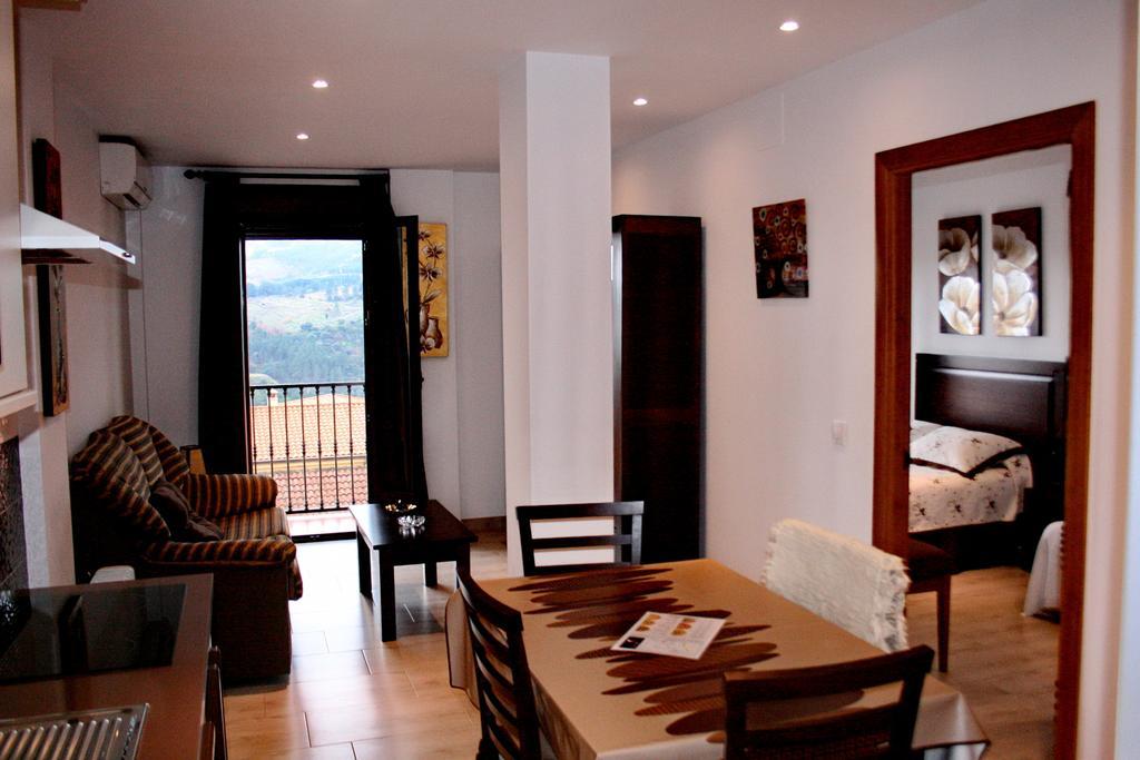 Apartamentos Turisticos Mirayuste Guadalupe  Extérieur photo