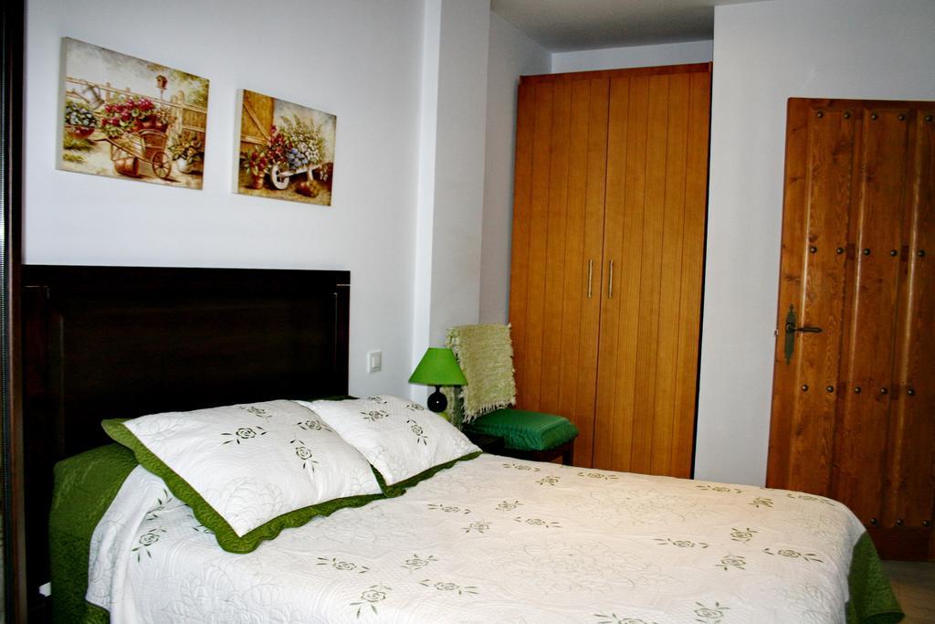 Apartamentos Turisticos Mirayuste Guadalupe  Extérieur photo