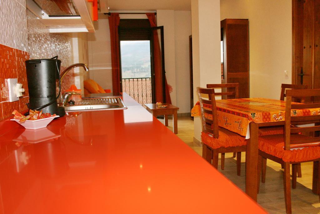 Apartamentos Turisticos Mirayuste Guadalupe  Chambre photo