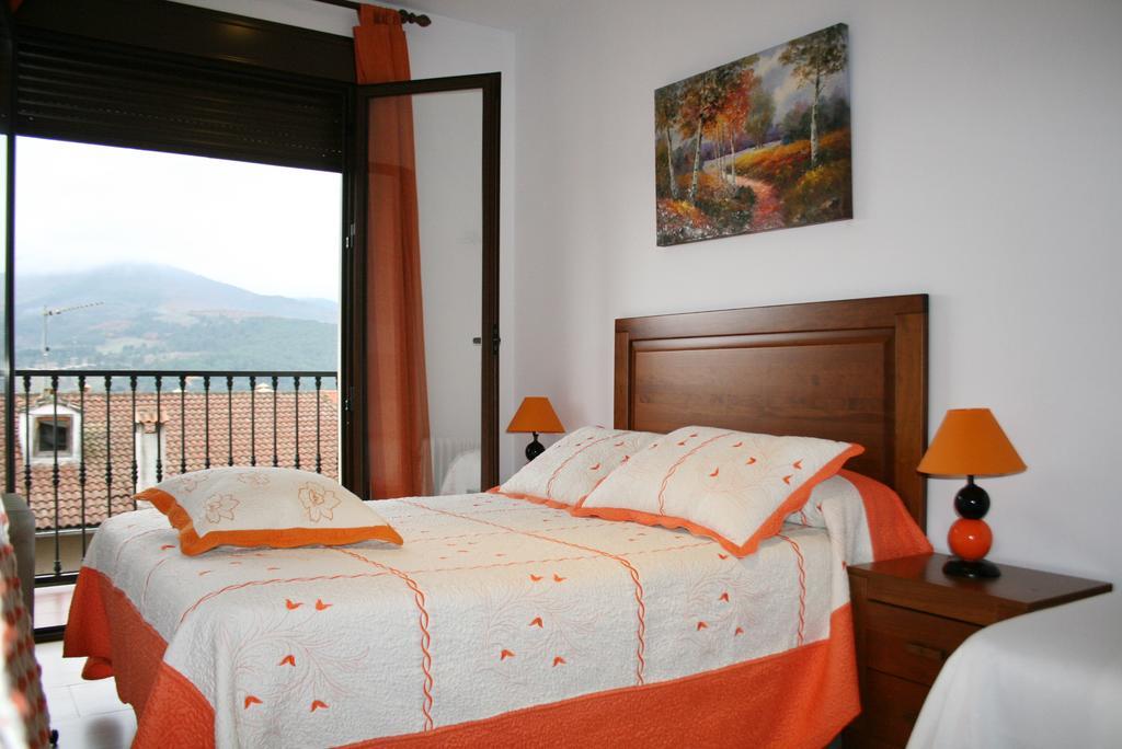 Apartamentos Turisticos Mirayuste Guadalupe  Chambre photo