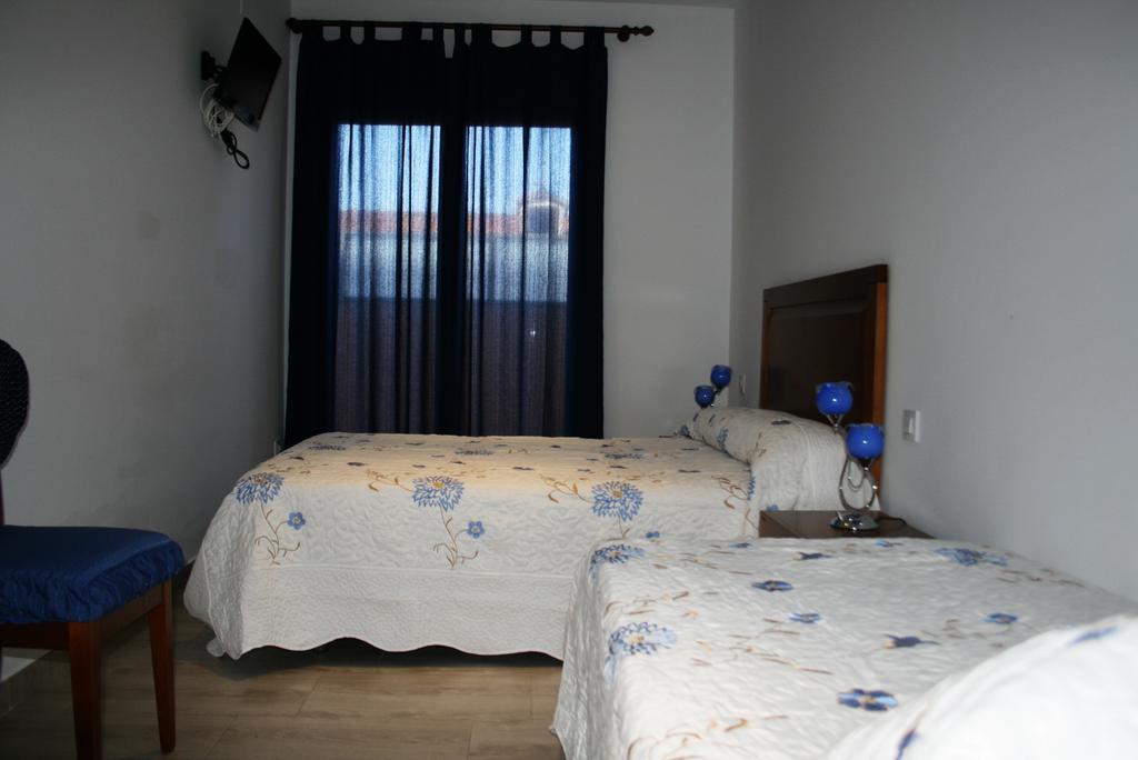 Apartamentos Turisticos Mirayuste Guadalupe  Chambre photo