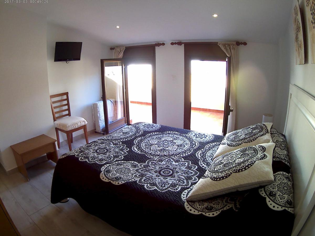 Apartamentos Turisticos Mirayuste Guadalupe  Extérieur photo